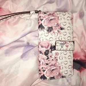 GUESS wallet